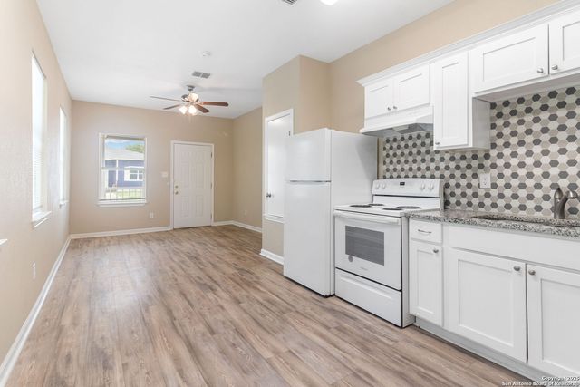 931 W Rosewood, San Antonio, TX 78201
