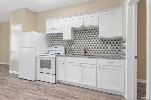 931 W Rosewood, San Antonio, TX 78201