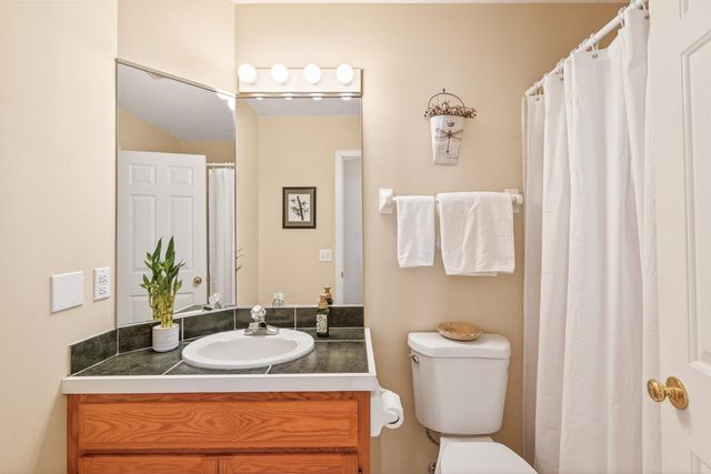 8810 Pointe Vista Drive, Victoria, MN 55386