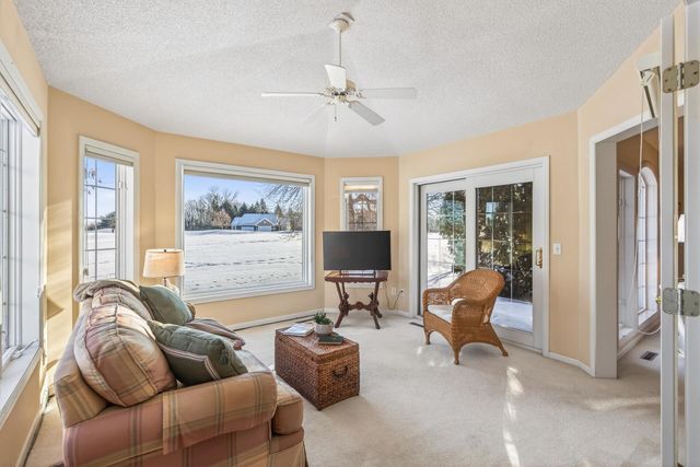 8810 Pointe Vista Drive, Victoria, MN 55386