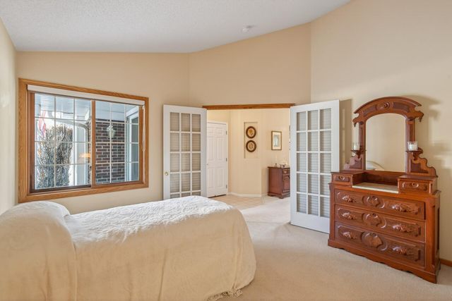 8810 Pointe Vista Drive, Victoria, MN 55386