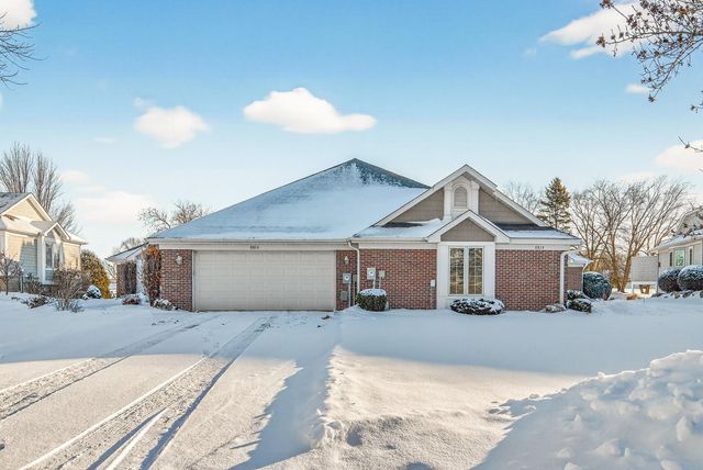 8810 Pointe Vista Drive, Victoria, MN 55386