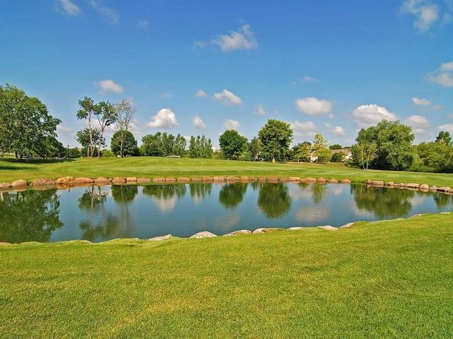 8810 Pointe Vista Drive, Victoria, MN 55386