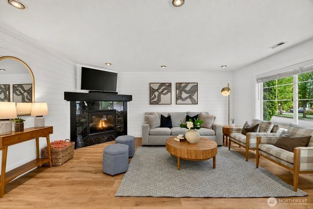 33903 Sorenson Street SE, Snoqualmie, WA 98065