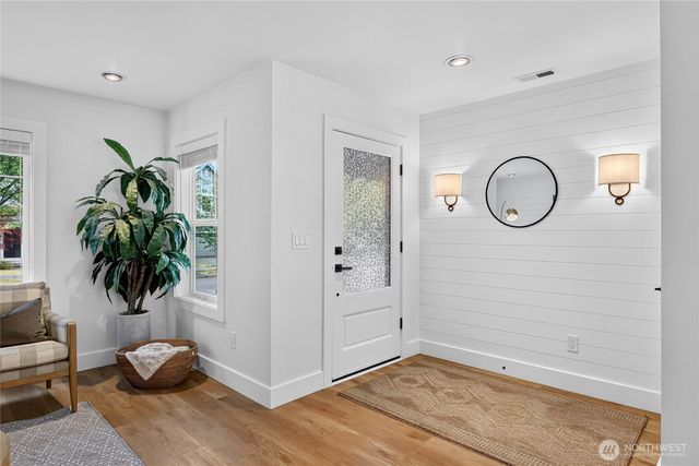 33903 Sorenson Street SE, Snoqualmie, WA 98065