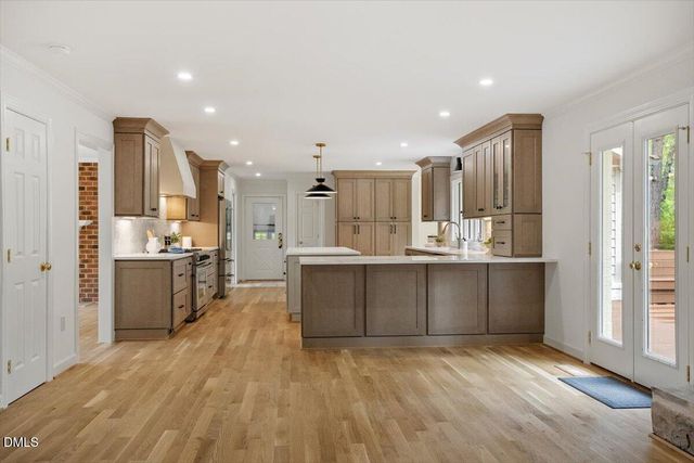 1023 Cleland Drive, Chapel Hill, NC 27517