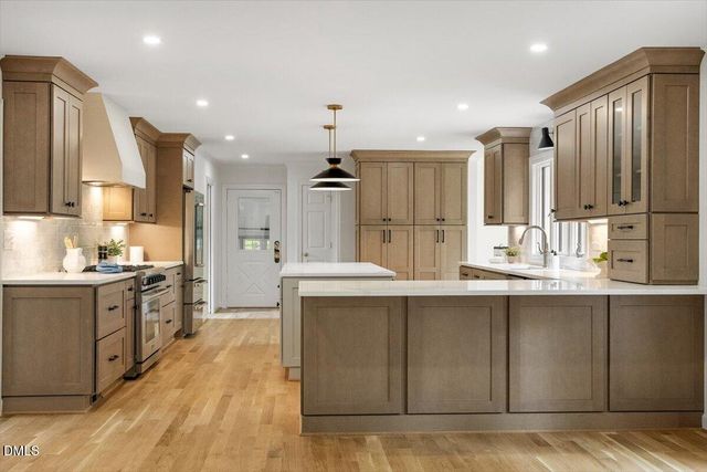 1023 Cleland Drive, Chapel Hill, NC 27517