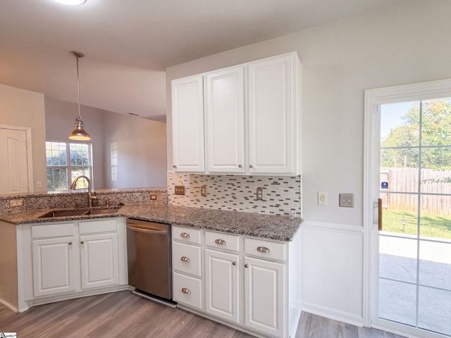 200 Stillwater Court, Simpsonville, SC 29681
