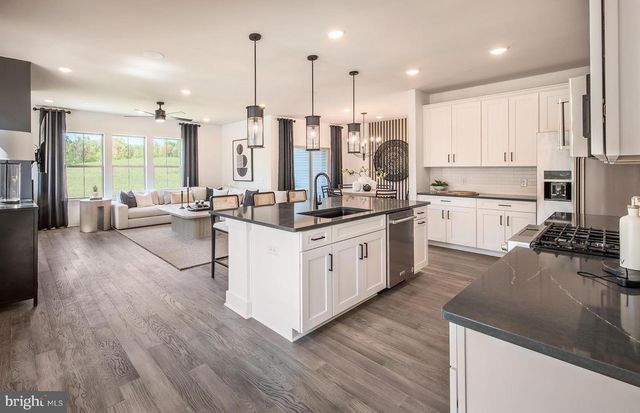 601 AMERICA DR, Horsham, PA 19044