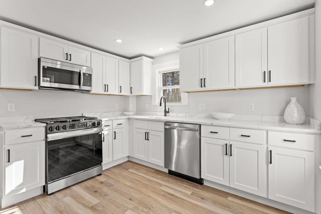 176 Airport Road, Concord, NH 03301
