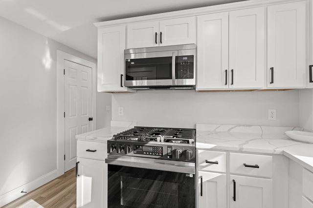 176 Airport Road, Concord, NH 03301