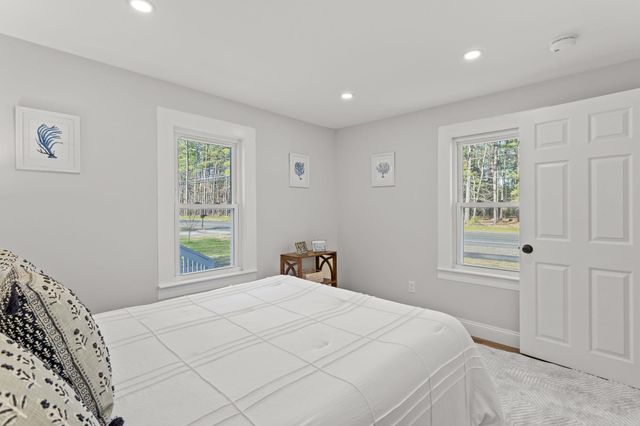 176 Airport Road, Concord, NH 03301