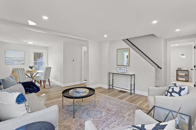 176 Airport Road, Concord, NH 03301