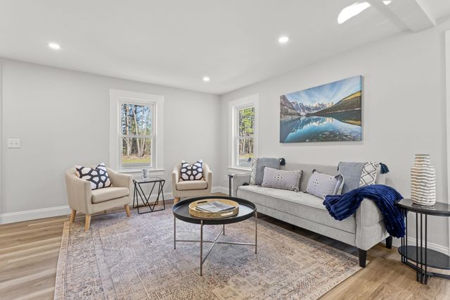 176 Airport Road, Concord, NH 03301