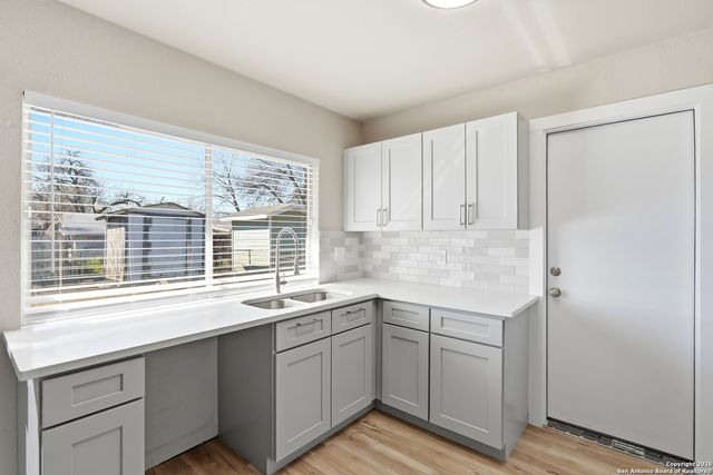 7326 Glen Brk, San Antonio, TX 78239