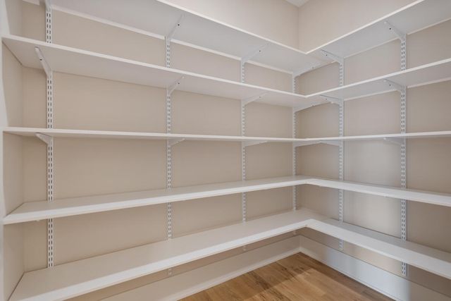 9770 Dunegrass Way, St. John, IN 46373