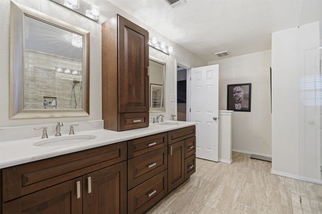 2229 Weatherbee Street, Fort Worth, TX 76110
