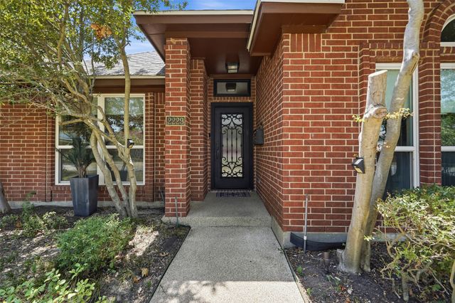 2229 Weatherbee Street, Fort Worth, TX 76110