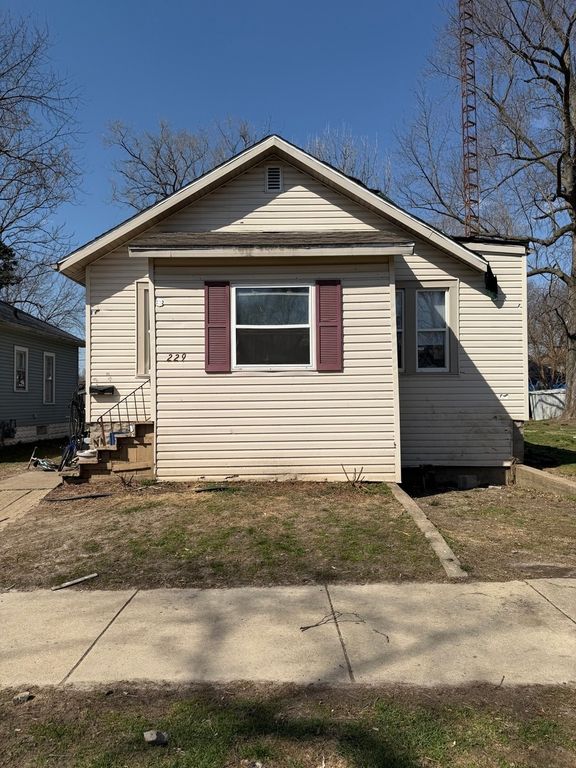 229 N 6th Avenue, Kankakee, IL 60901