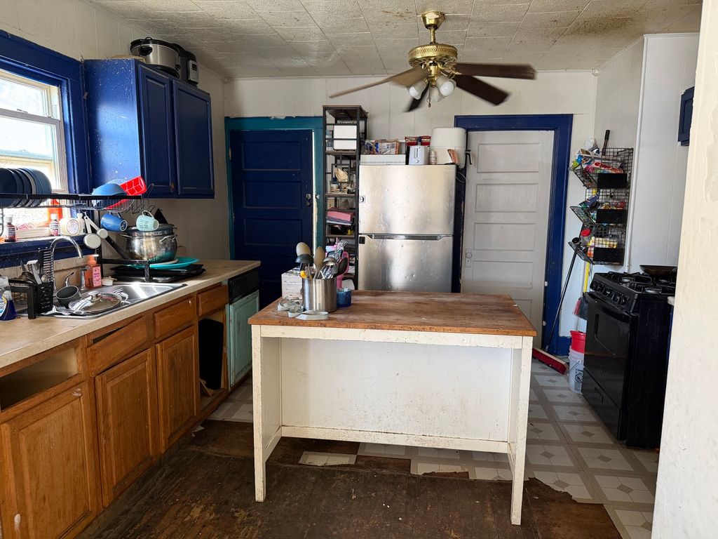 Image 11 of property listing at 229 N 6th Avenue, Kankakee, IL 60901