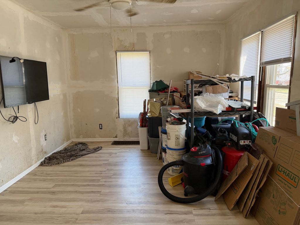 Image 8 of property listing at 229 N 6th Avenue, Kankakee, IL 60901