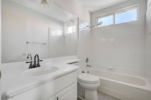 8776 Country View Avenue, Las Vegas, NV 89129