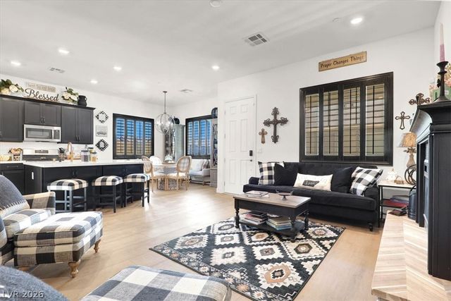 727 Chopin Hills Street, Henderson, NV 89011