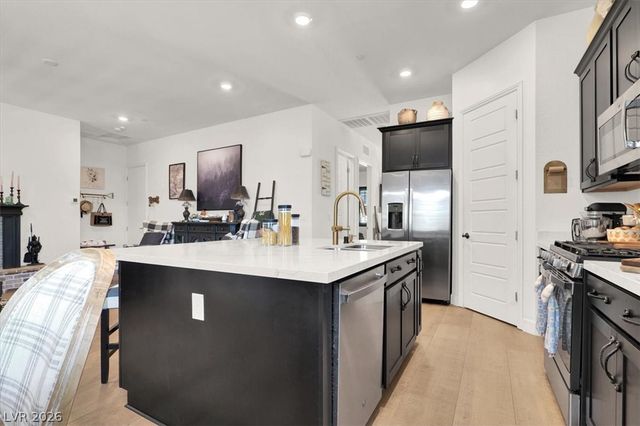 727 Chopin Hills Street, Henderson, NV 89011