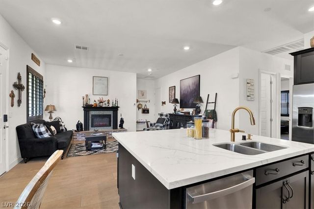 727 Chopin Hills Street, Henderson, NV 89011