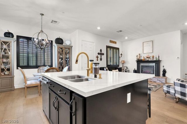 727 Chopin Hills Street, Henderson, NV 89011