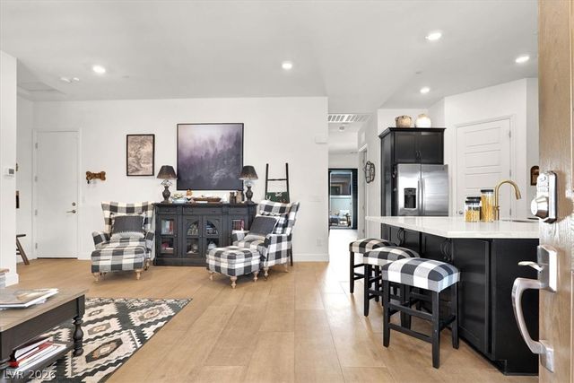 727 Chopin Hills Street, Henderson, NV 89011