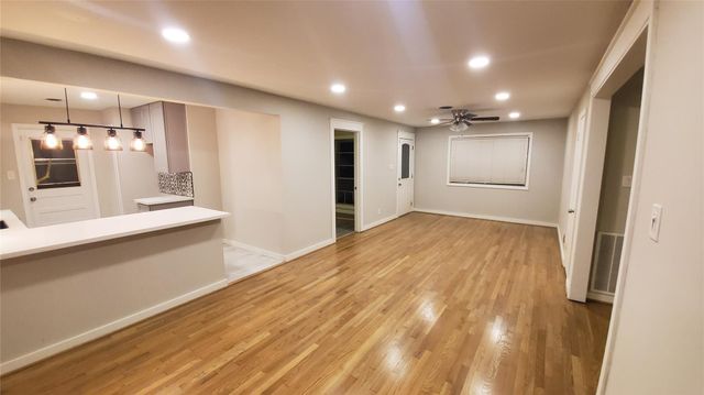 7151 Neff Street, Houston, TX 77074