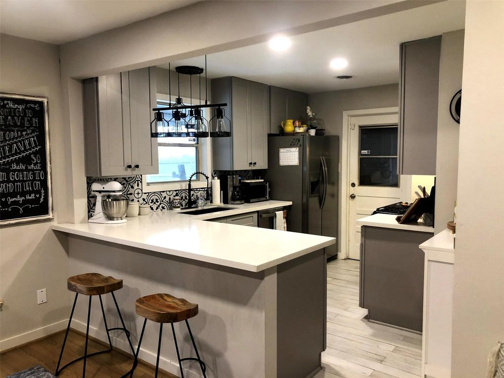 7151 Neff Street, Houston, TX 77074