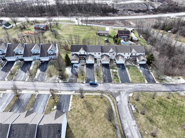 106 Sandy Brae DR, North Strabane, PA 15317