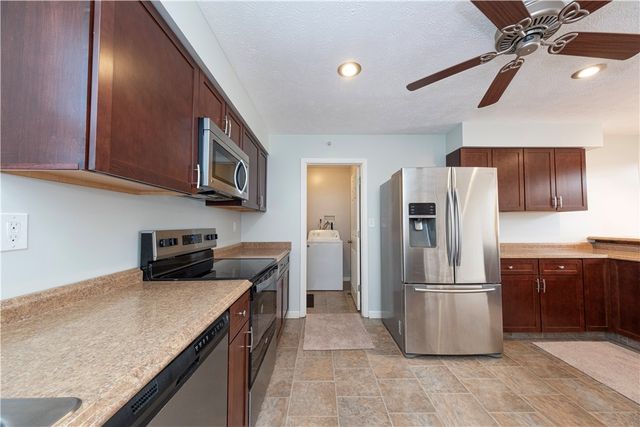 106 Sandy Brae DR, North Strabane, PA 15317