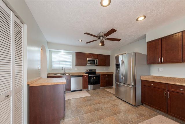 106 Sandy Brae DR, North Strabane, PA 15317