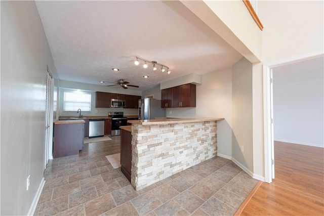 106 Sandy Brae DR, North Strabane, PA 15317