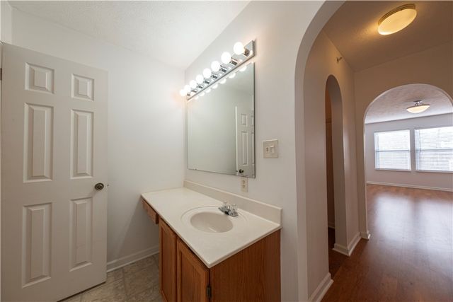 106 Sandy Brae DR, North Strabane, PA 15317