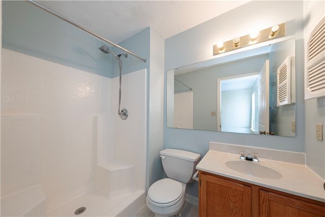 106 Sandy Brae DR, North Strabane, PA 15317