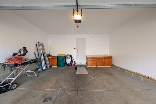 106 Sandy Brae DR, North Strabane, PA 15317