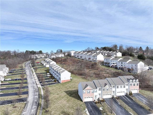 106 Sandy Brae DR, North Strabane, PA 15317