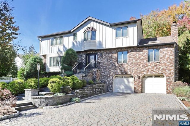29 Fox Hollow Road, Ramsey, NJ 07446