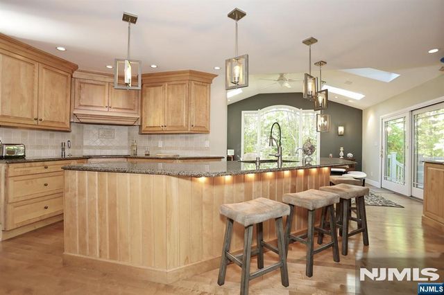 29 Fox Hollow Road, Ramsey, NJ 07446