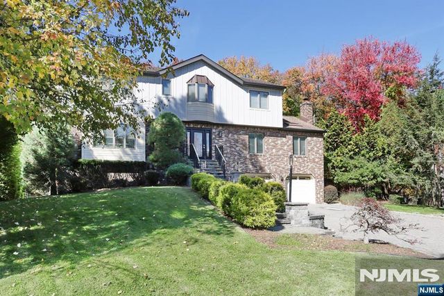 29 Fox Hollow Road, Ramsey, NJ 07446