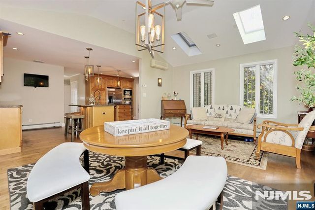 29 Fox Hollow Road, Ramsey, NJ 07446