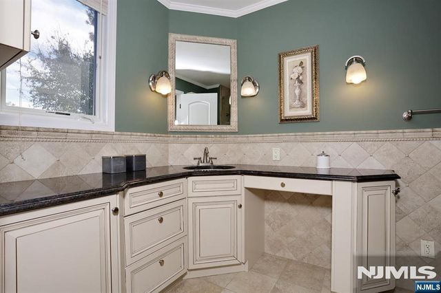 29 Fox Hollow Road, Ramsey, NJ 07446