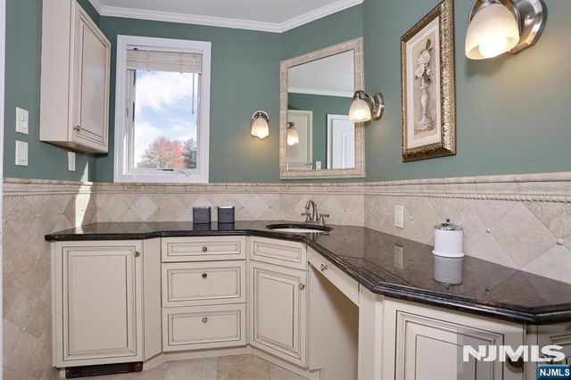 29 Fox Hollow Road, Ramsey, NJ 07446