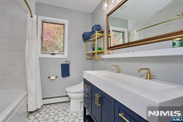 29 Fox Hollow Road, Ramsey, NJ 07446