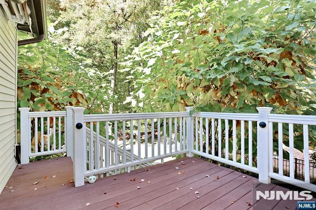 29 Fox Hollow Road, Ramsey, NJ 07446