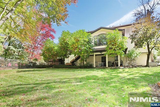 29 Fox Hollow Road, Ramsey, NJ 07446